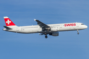 Swiss International Airlines Airbus A321-212 (HB-IOM) at  Hamburg - Fuhlsbuettel (Helmut Schmidt), Germany