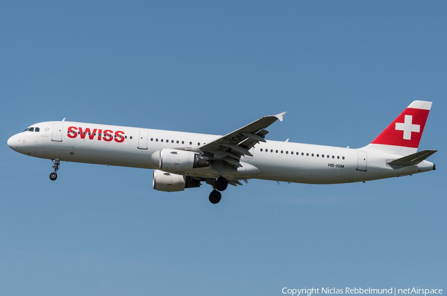 Swiss International Airlines Airbus A321-212 (HB-IOM) | Photo 260826