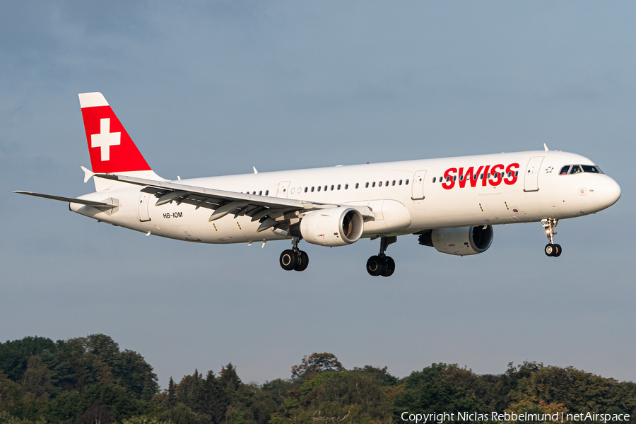 Swiss International Airlines Airbus A321-212 (HB-IOM) | Photo 346965