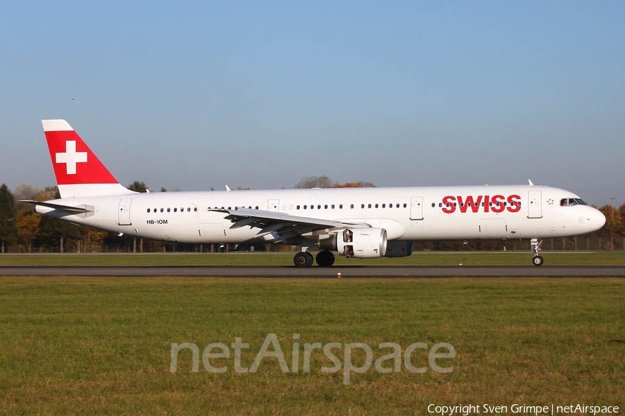 Swiss International Airlines Airbus A321-212 (HB-IOM) | Photo 377000