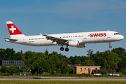 Swiss International Airlines Airbus A321-212 (HB-IOM) at  Hamburg - Fuhlsbuettel (Helmut Schmidt), Germany