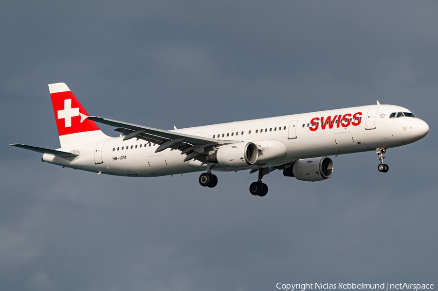 Swiss International Airlines Airbus A321-212 (HB-IOM) | Photo 641984