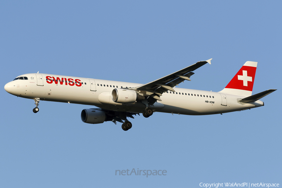 Swiss International Airlines Airbus A321-212 (HB-IOM) | Photo 634346