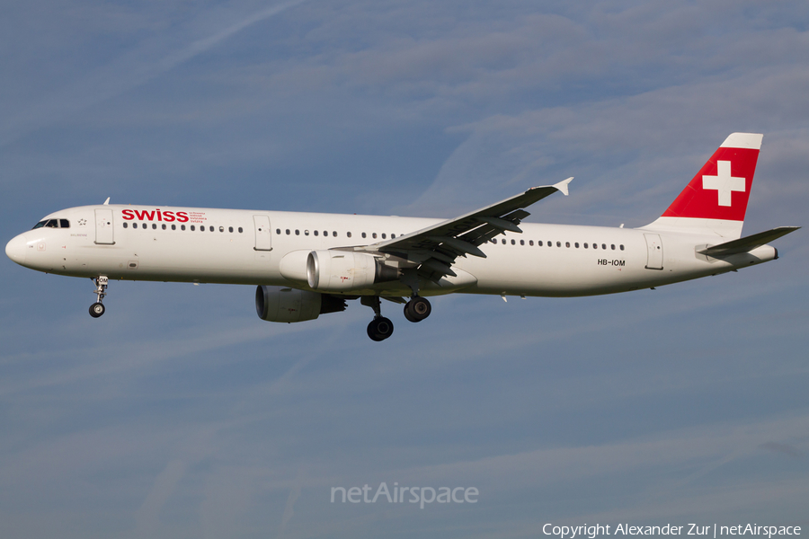 Swiss International Airlines Airbus A321-212 (HB-IOM) | Photo 119087