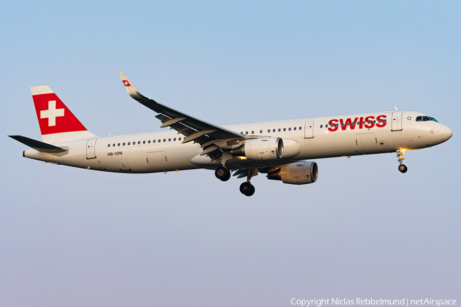 Swiss International Airlines Airbus A321-212 (HB-ION) | Photo 364731