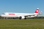 Swiss International Airlines Airbus A321-212 (HB-IOO) at  Hamburg - Fuhlsbuettel (Helmut Schmidt), Germany