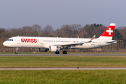 Swiss International Airlines Airbus A321-212 (HB-IOO) at  Hamburg - Fuhlsbuettel (Helmut Schmidt), Germany