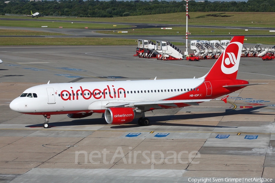 Air Berlin (Belair) Airbus A320-214 (HB-IOP) | Photo 38635