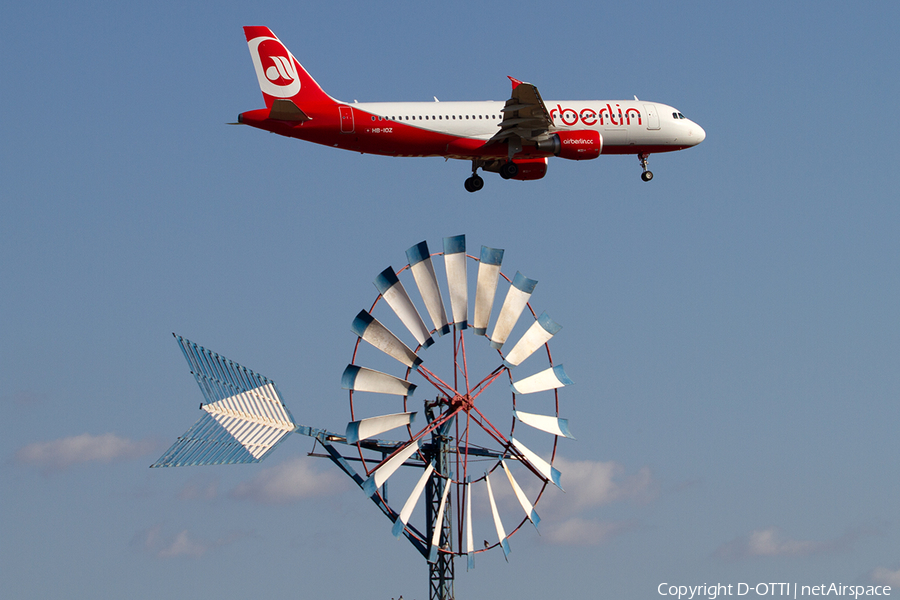 Air Berlin (Belair) Airbus A320-214 (HB-IOZ) | Photo 368254