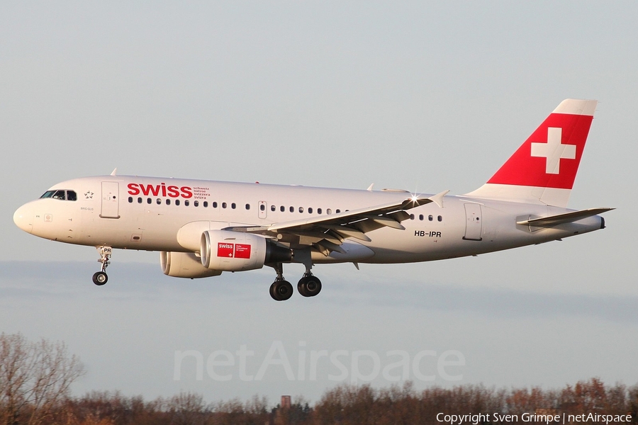 Swiss International Airlines Airbus A319-112 (HB-IPR) | Photo 18405