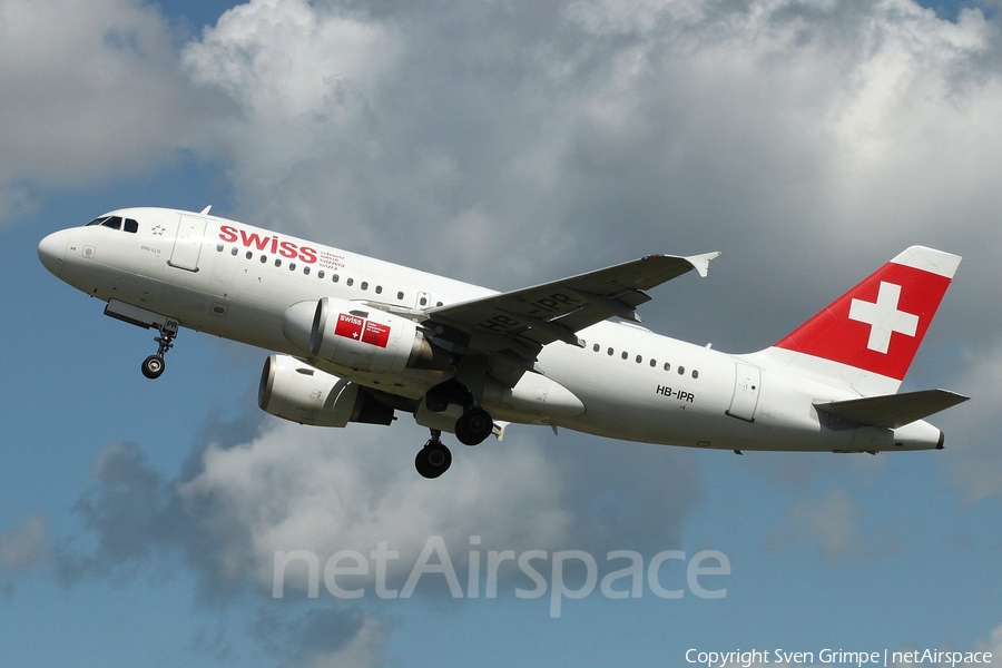 Swiss International Airlines Airbus A319-112 (HB-IPR) | Photo 36144