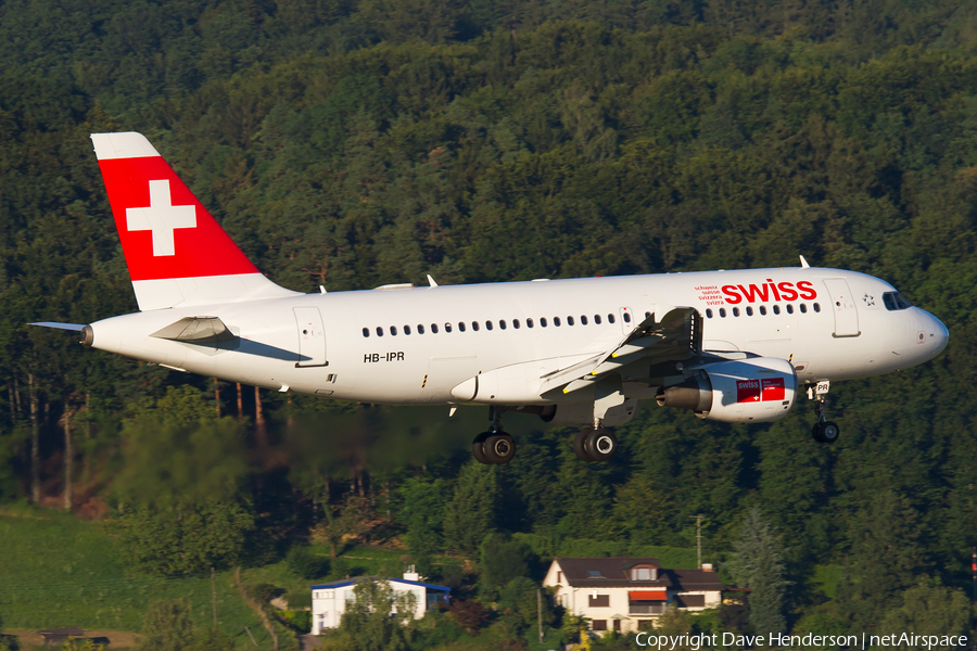 Swiss International Airlines Airbus A319-112 (HB-IPR) | Photo 11137