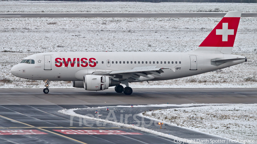 Swiss International Airlines Airbus A319-112 (HB-IPT) | Photo 213518