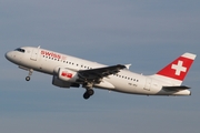 Swiss International Airlines Airbus A319-112 (HB-IPU) at  Zurich - Kloten, Switzerland