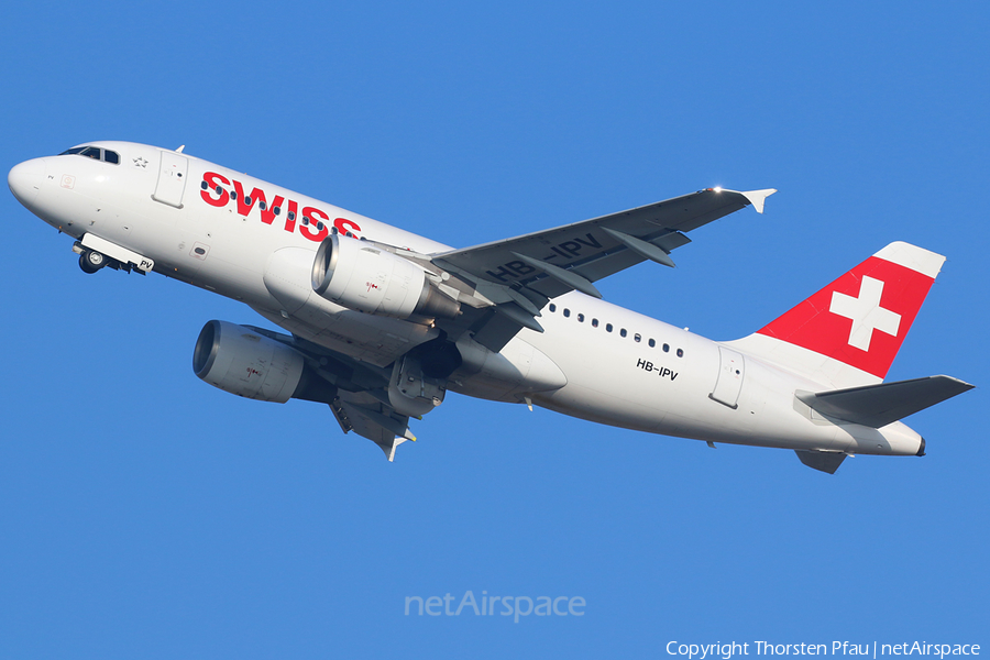 Swiss International Airlines Airbus A319-112 (HB-IPV) | Photo 68126