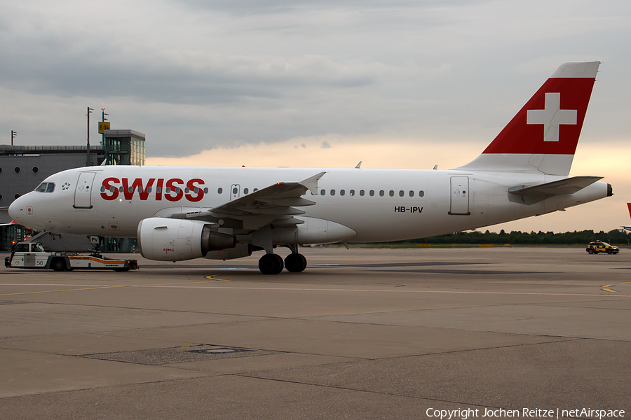 Swiss International Airlines Airbus A319-112 (HB-IPV) | Photo 75986