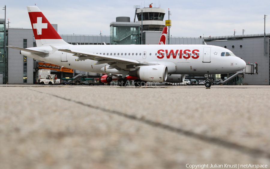 Swiss International Airlines Airbus A319-112 (HB-IPV) | Photo 76108