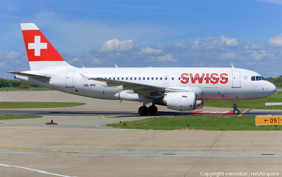 Swiss International Airlines Airbus A319-112 (HB-IPV) | Photo 163075