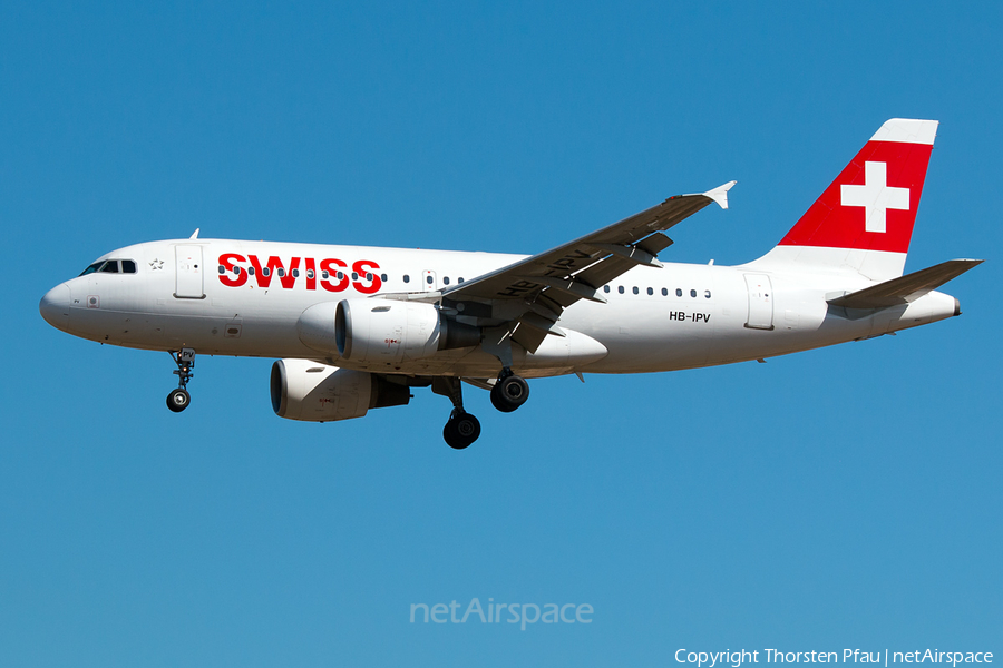 Swiss International Airlines Airbus A319-112 (HB-IPV) | Photo 116023