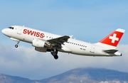 Swiss International Airlines Airbus A319-112 (HB-IPX) at  Geneva - International, Switzerland