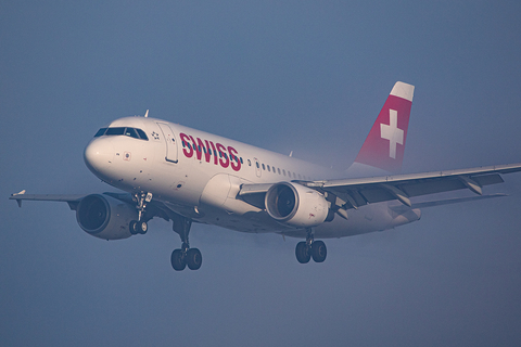 Swiss International Airlines Airbus A319-112 (HB-IPX) at  Zurich - Kloten, Switzerland