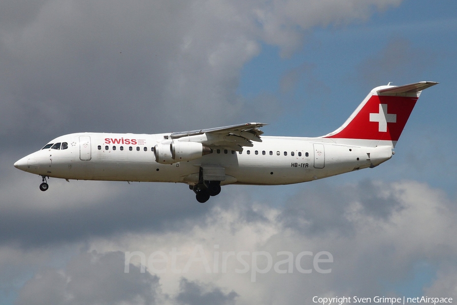 Swiss International Airlines BAe Systems BAe-146-RJ100 (HB-IYR) | Photo 28527