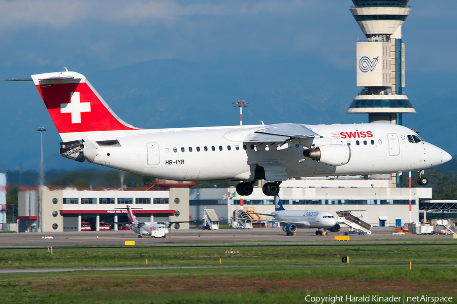 Swiss International Airlines BAe Systems BAe-146-RJ100 (HB-IYR) | Photo 292654