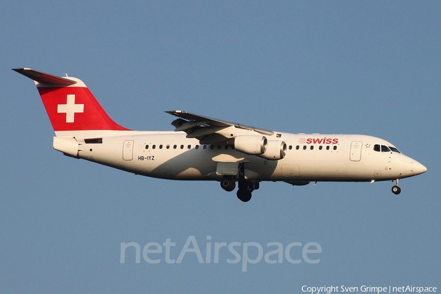 Swiss International Airlines BAe Systems BAe-146-RJ100 (HB-IYZ) | Photo 27475