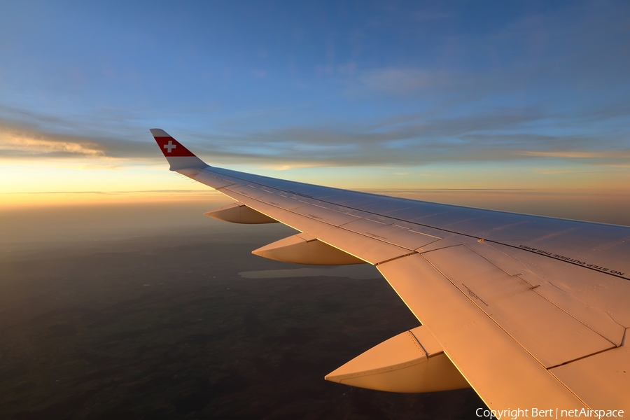 Swiss International Airlines Airbus A220-100 (HB-JBH) | Photo 617053