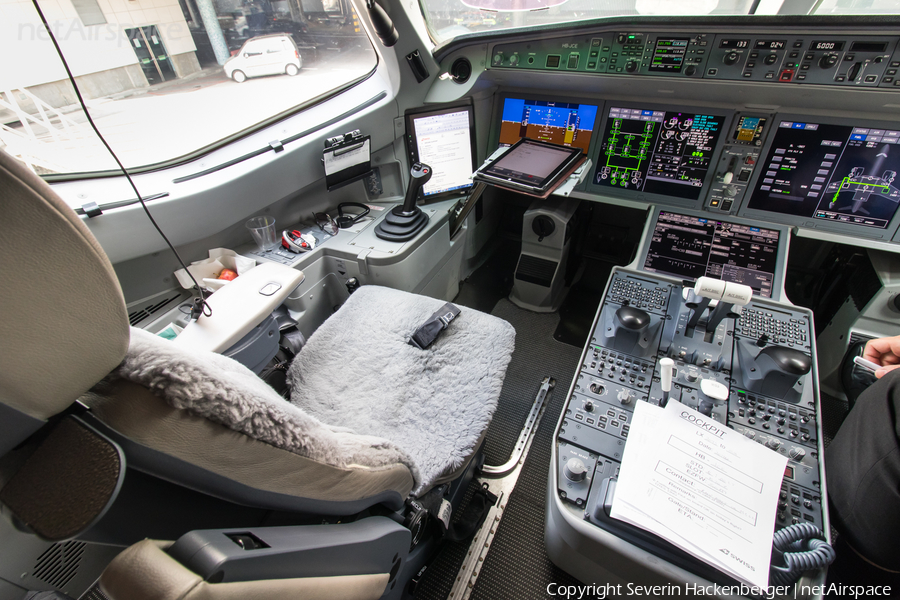 Swiss International Airlines Airbus A220-300 (HB-JCE) | Photo 249705