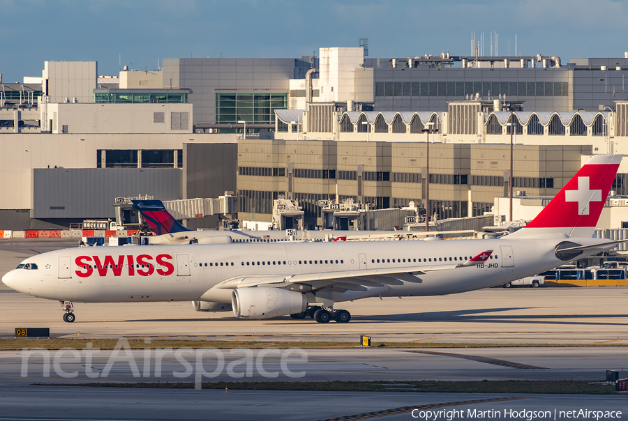 Swiss International Airlines Airbus A330-343X (HB-JHD) | Photo 319160