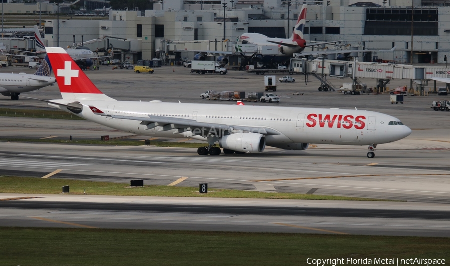 Swiss International Airlines Airbus A330-343X (HB-JHD) | Photo 545447