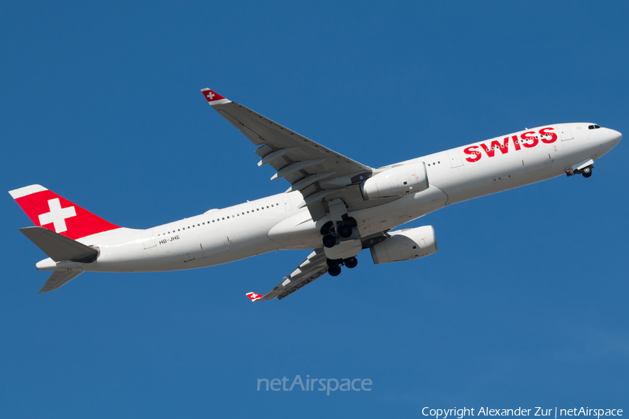 Swiss International Airlines Airbus A330-343X (HB-JHE) | Photo 158397