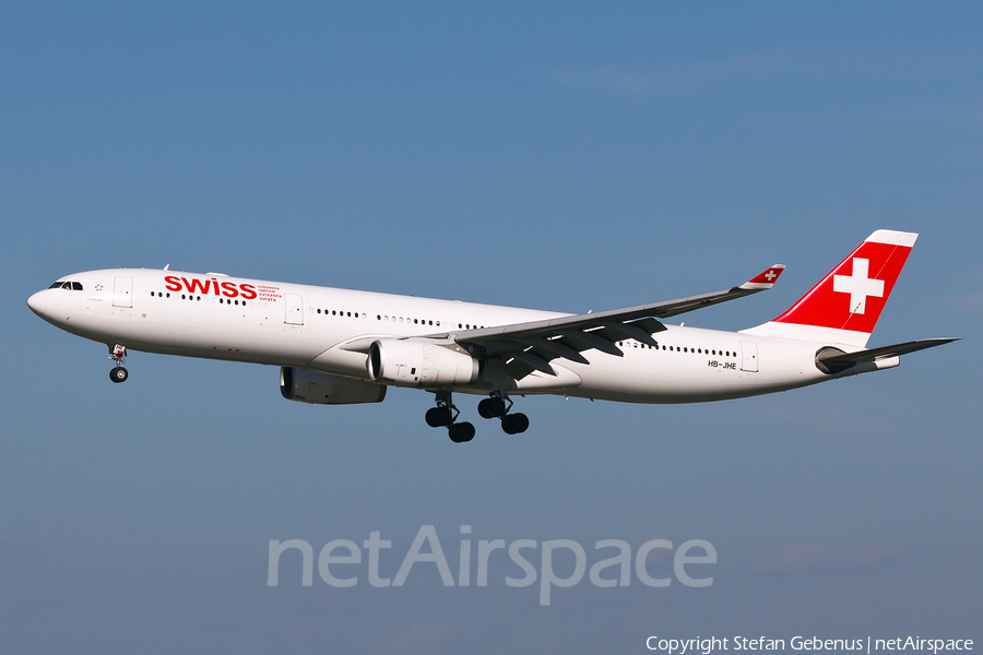 Swiss International Airlines Airbus A330-343X (HB-JHE) | Photo 45955