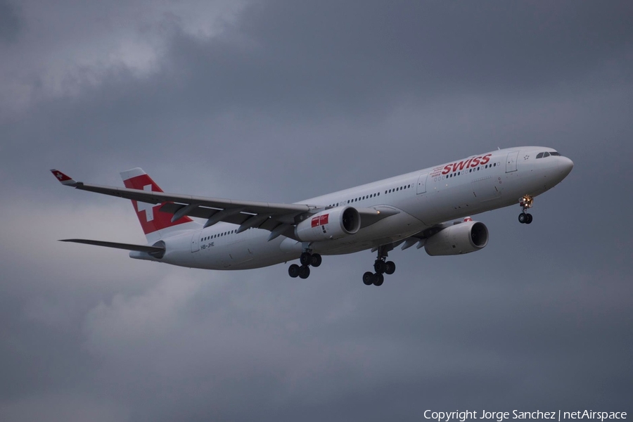 Swiss International Airlines Airbus A330-343X (HB-JHE) | Photo 8273