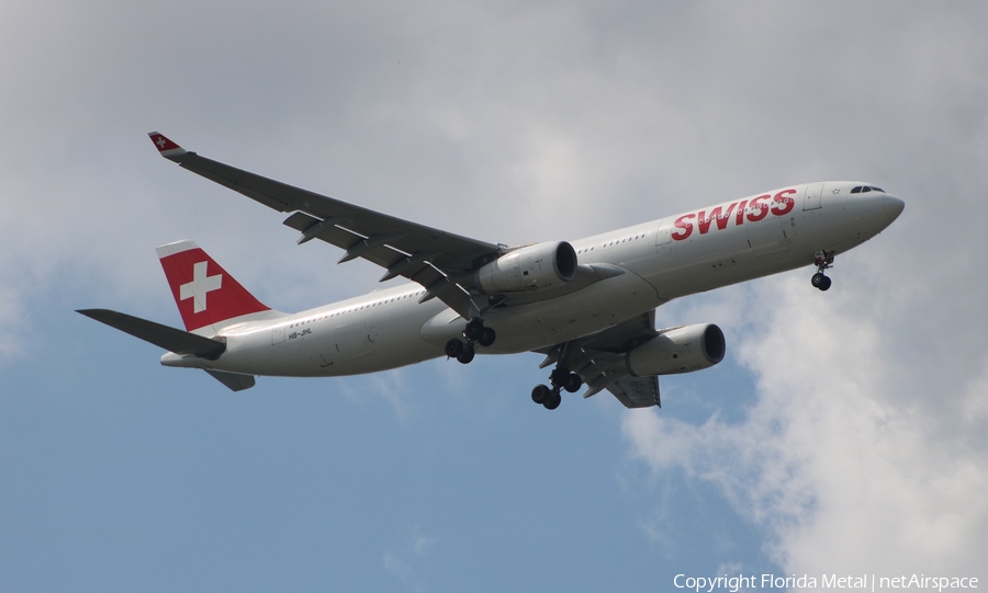 Swiss International Airlines Airbus A330-343X (HB-JHL) | Photo 545458