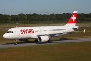 Swiss International Airlines Airbus A320-214 (HB-JLP) at  Hamburg - Fuhlsbuettel (Helmut Schmidt), Germany