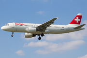 Swiss International Airlines Airbus A320-214 (HB-JLP) at  London - Heathrow, United Kingdom