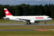 Swiss International Airlines Airbus A320-214 (HB-JLR) at  Hamburg - Fuhlsbuettel (Helmut Schmidt), Germany