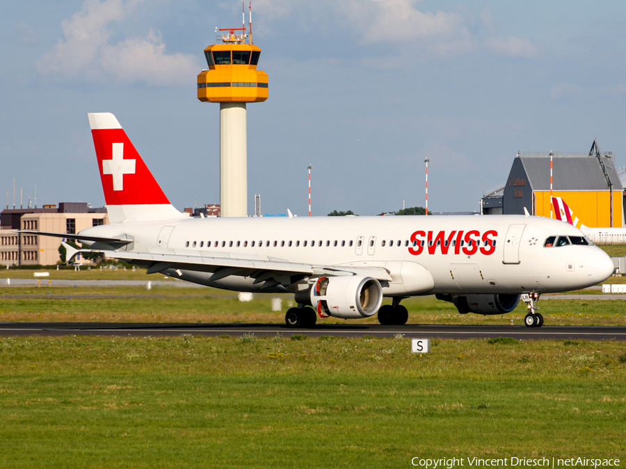 Swiss International Airlines Airbus A320-214 (HB-JLR) | Photo 520117