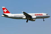 Swiss International Airlines Airbus A320-214 (HB-JLR) at  London - Heathrow, United Kingdom