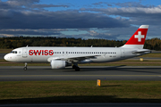 Swiss International Airlines Airbus A320-214 (HB-JLS) at  Stockholm - Arlanda, Sweden