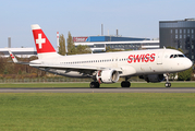 Swiss International Airlines Airbus A320-214 (HB-JLT) at  Hamburg - Fuhlsbuettel (Helmut Schmidt), Germany