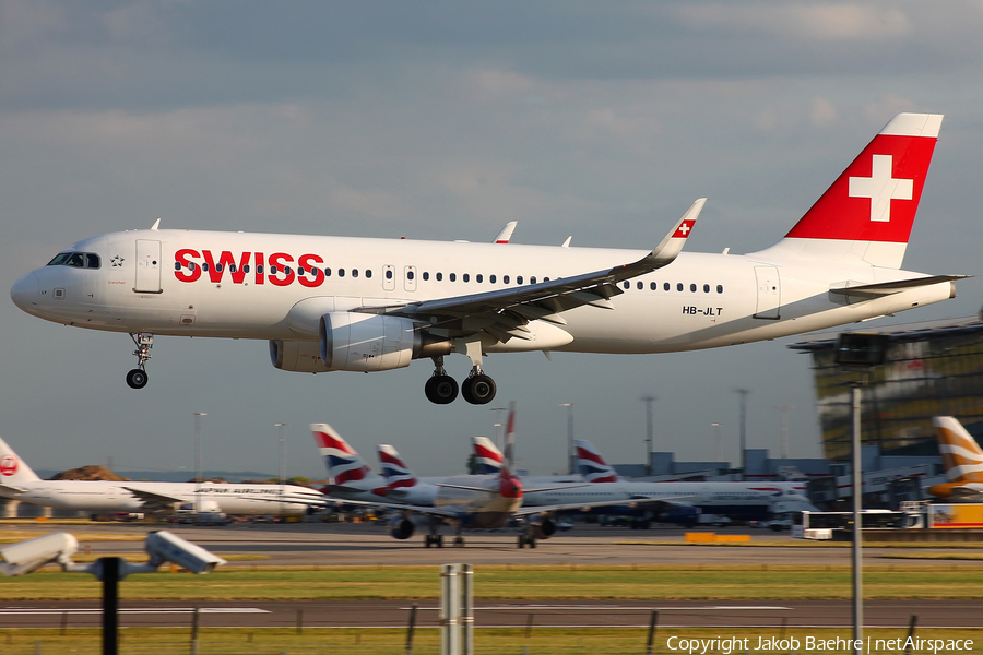 Swiss International Airlines Airbus A320-214 (HB-JLT) | Photo 187360