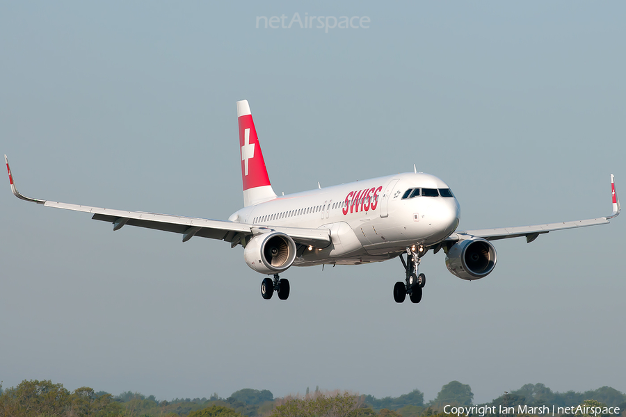 Swiss International Airlines Airbus A320-214 (HB-JLT) | Photo 27296