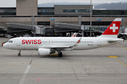 Swiss International Airlines Airbus A320-214 (HB-JLT) at  Zurich - Kloten, Switzerland