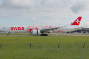 Swiss International Airlines Boeing 777-3DE(ER) (HB-JNA) at  Hannover - Langenhagen, Germany