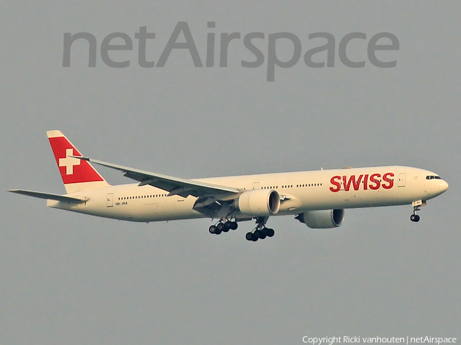 Swiss International Airlines Boeing 777-3DE(ER) (HB-JNA) | Photo 356636