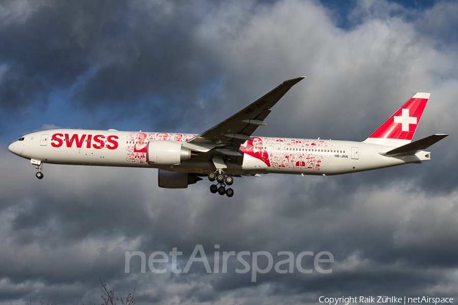 Swiss International Airlines Boeing 777-3DE(ER) (HB-JNA) | Photo 98088