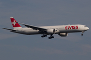 Swiss International Airlines Boeing 777-3DE(ER) (HB-JNB) at  Frankfurt am Main, Germany